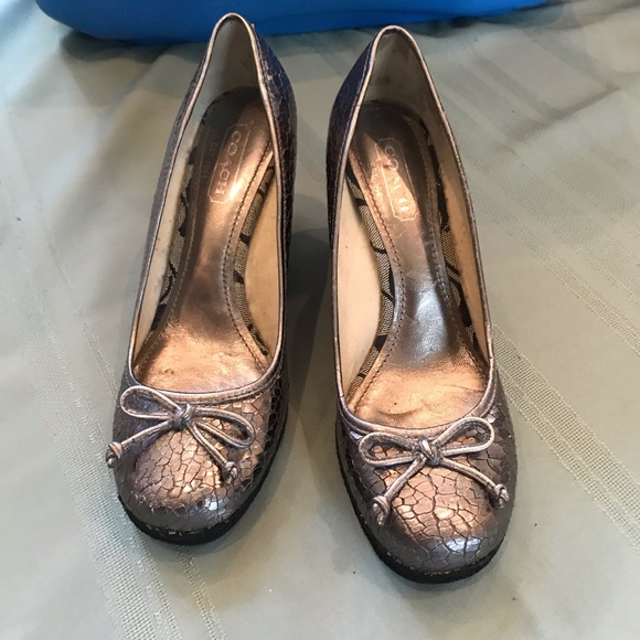 Coach pewter lizard pattern wedge shoes - Picture 2 of 6